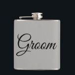 Cantil Cinzas e preto<br><div class="desc">Com fundo de cinza,  este frasco apresenta uma tipografia cursiva "Groom" a preto. Excelente para uma festa de solteiros. Faça seu pedido hoje mesmo!</div>