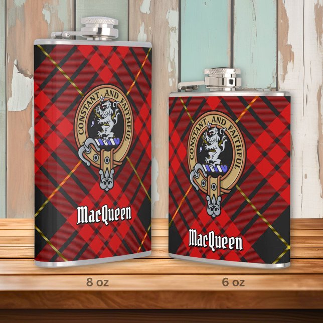 Cantil Clan MacQueen Crest sobre Tartan (Criador carregado)