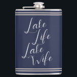 Cantil Esposa de Festa de solteira Náutica Lake Life<br><div class="desc">Estes frascos azuis marinhos náuticos são elegantes e bonitos. O presente perfeito para uma esposa do lago para sua solteira ou casamento!</div>