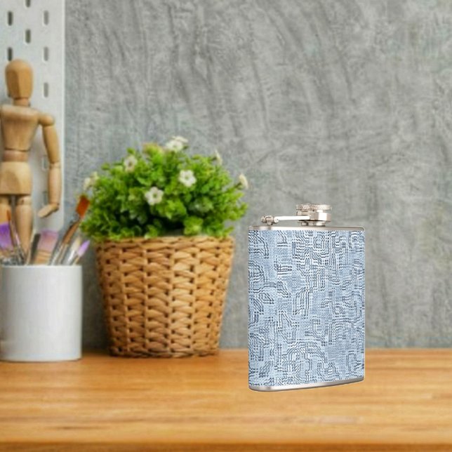 Cantil Folha de Sapphire (This Sapphire Leaf Flask design, has a clear blue, color outlined, with elaborate, floral patterns!)