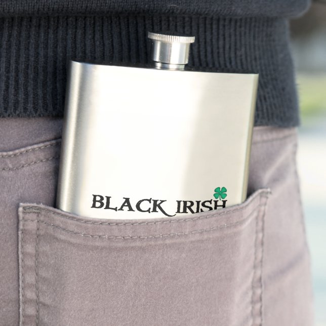Cantil Frasco de aço inoxidável Black Irish com trevo (In loco)