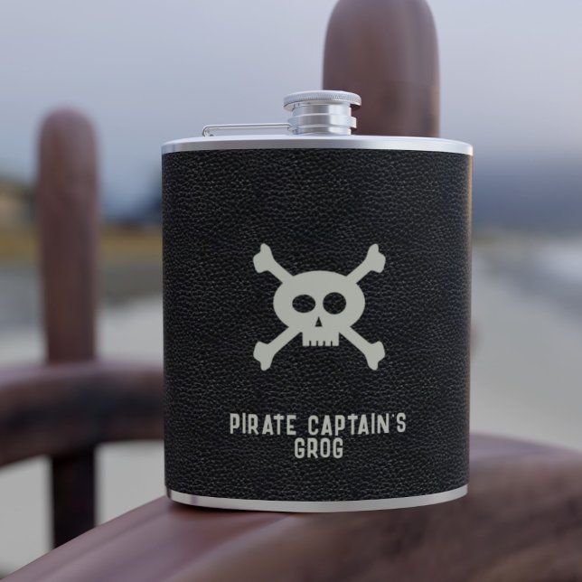Cantil Frasco Preto do Nome do Capitão Pirata Personaliza (Ye can personalize the script to make it yer own or stick with the classic "Pirate Captain's Grog." )