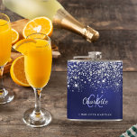 Cantil Glitkles de glitter de nome de monograma de prata<br><div class="desc">Um fundo azul. A cor azul é irregular. Decorrido com poeira falsa. Personalize e adicione um nome,  iniciais de monograma e nome do cheio. O primeiro nome é escrito com um moderno estilo escrito à mão.</div>