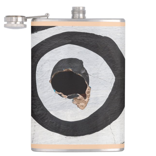 Cantil lágrimas-alvo no frasco (Aberto)