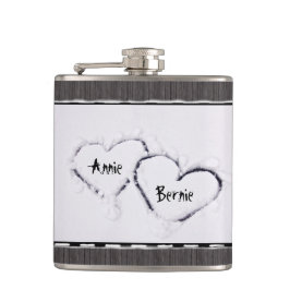 Cantil Madeira cinzenta afligida de dois corações neve