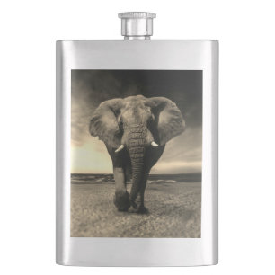 Cantil Majestoso Elefante Touro Selvagem em Sepia