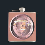 Cantil Medallion Flask de Casamento de Cobre 7<br><div class="desc">Quando atingimos marcos chave na vida,  é certo marcá-los e observá-los,  então pensei que um jeito bonito seria com um medalhão de cobre com naturalmente,  um emblema cardíaco no centro. Também estou aqui para personalizar ou ilustrar algo único para você,  apenas me mande e eu volto para você!</div>
