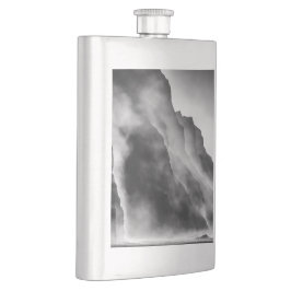 Cantil Mist nas rochas