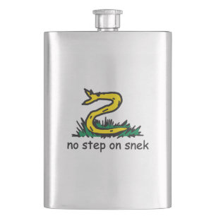 Cantil Nenhum passo na paródia de snek Gadsden SnekRight