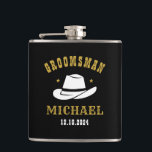 Cantil Nome Personalizado dos Padrinhos de casamento de c<br><div class="desc">Presentes personalizados para padrinhos de casamento com o tema do cowboy ocidental. Decorado com chapéu de cowboy com fonte ocidental antiga. O texto e a cor são editáveis usando a Ferramenta Design para ajustado da sua ocasião. Obtenha este presente personalizado para casamento, despedida de solteiro, festa de noivado ou qualquer...</div>