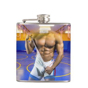 Cantil O cara musculoso de SlipperyJoe bulge six-pack aca