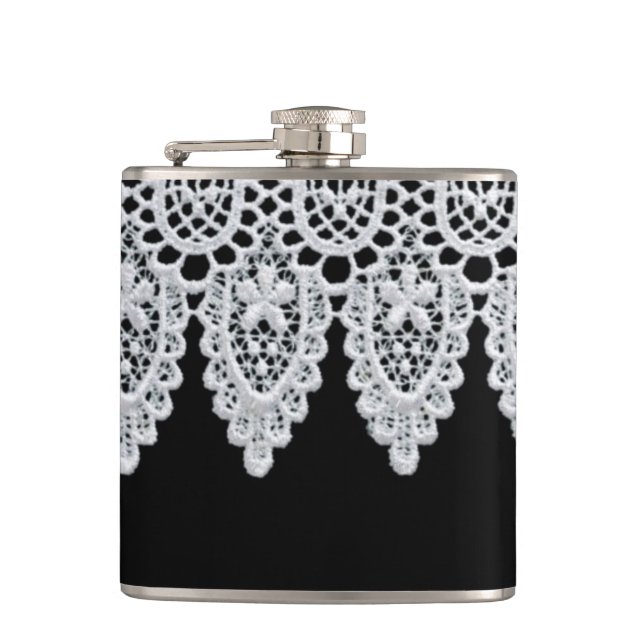 Cantil O laço branco forma uma beira delicada contra o (Frente)