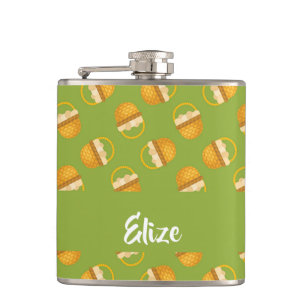 Cantil Ovos em cesto castanho em verde