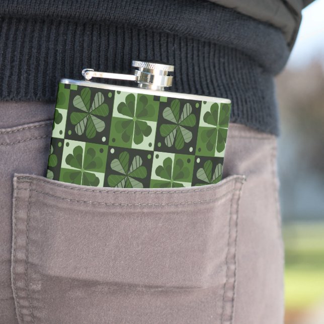 Cantil Padrão do Shamrock Checkerboard (In Situ)