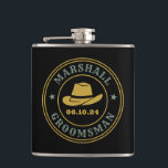 Cantil Padrinhos de casamento personalizados do logotipo<br><div class="desc">Presentes personalizados para padrinhos de casamento com o tema do cowboy ocidental. Decorado com chapéu de cowboy com fonte ocidental antiga. O texto e a cor são editáveis usando a Ferramenta Design para ajustado da sua ocasião. Obtenha este presente personalizado para casamento, despedida de solteiro, festa de noivado ou qualquer...</div>