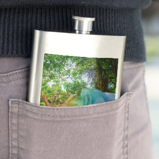 Cantil SlipperyJoe's rhinoceros lush tropical setting pri