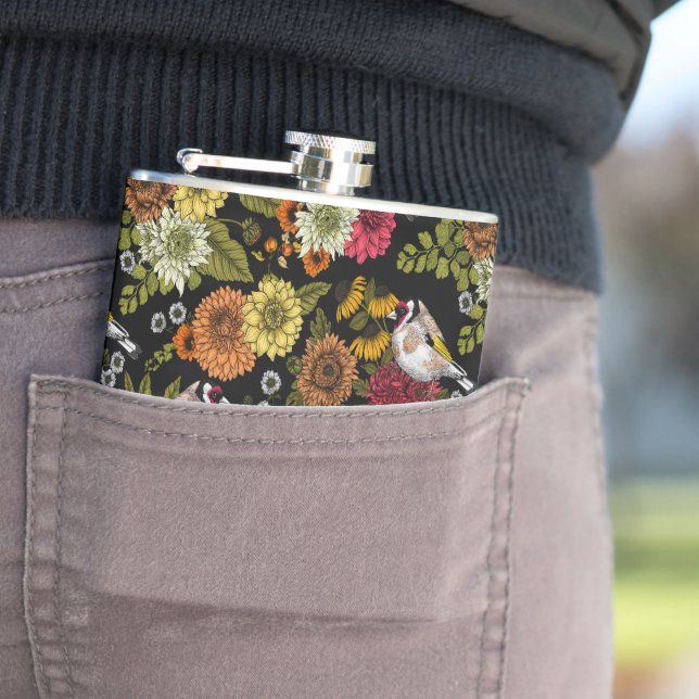 Cantil Tintas de ouro no jardim em preto (In Situ)