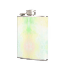 Um frasco com um padrão tie-dye pastel em verde