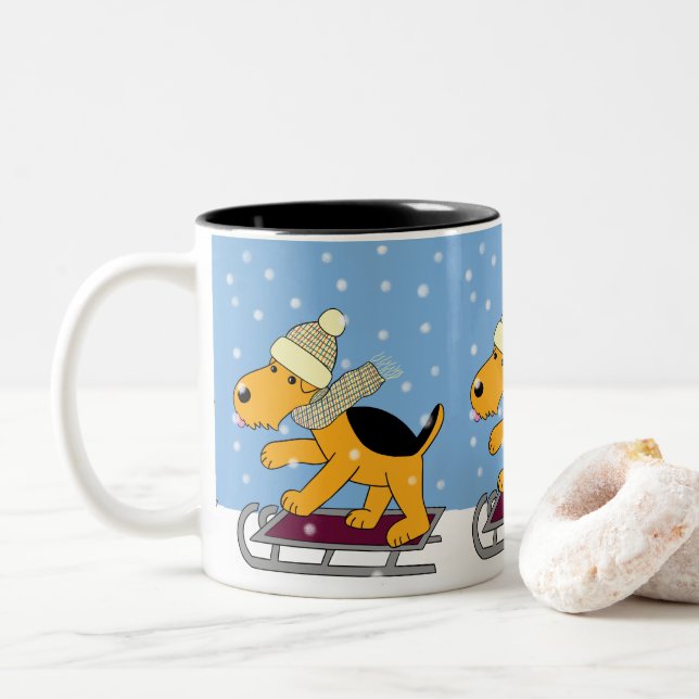 Cão de filhote de cachorro em uma caneca do trenó (Com Donut)