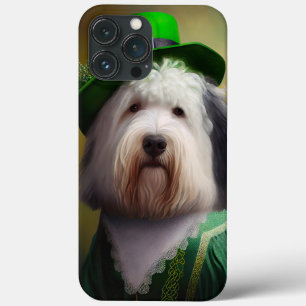 Cão Old English Sheepdog vestido para o Dia de São
