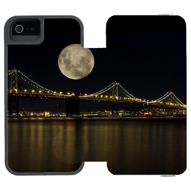 Capa Carteira Para iPhone, Incipio Lua cheia sobre a ponte do compartimento (Fólio aberto)