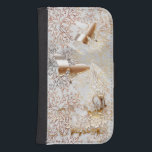 Capa Carteira Para Samsung Galaxy S4 Faux Rosa Dourado Butterflies floral Wallet Case<br><div class="desc">Este maravilhosamente detalhado caso Wallet é adorado com um fundo Rosa Dourado falso sobre o qual estão borboletas prateadas falsas e um giro de canto floral. O Wallet Case é um item multifuncional. Vai carregar a sua capa de telefone, assim como os seus doces da carteira. Se você ou alguém...</div>