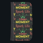 Capa Carteira Para Samsung Galaxy S4 Momento Atual, Espete A Vida<br><div class="desc">Além das Formas: Hoje Momento,  Estipule a Vida,  mensagens positivas com pessoas alegres,  flocos de neve,  e a essência da vida com amor e abraçando o presente com um futuro movido pelo amor e pela positividade.</div>
