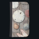 Capa Carteira Para Samsung Galaxy S4 Tesouros em terra firme<br><div class="desc">Megan Meagher é conhecida por suas simples peças de arte. Essa imagem captura a simplicidade dos tesouros da orla, incluindo dólares de areia e conchas em tom pastel. Meagher engloba um fundo de madeira em sua imagem para contrastar esses tesouros. Obtenha este impressão de arte hoje sobre a cor da...</div>