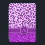 Capa de ipad de monograma roxa de impressão-leopar<br><div class="desc">Um caso monograma único com estilo de impressão leopardo em tons lilás roxos brilhantes e contrastantes. Um presente perfeito para uma adolescente ou uma mulher em moda. Personalize este item com o início de sua escolha. Este exemplo diz: A. Este caso original foi desenhado por Sarah Trett.</div>