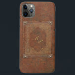 Capa de telefone de aparência de couro antiga com<br><div class="desc">Clique em "Personalizar" para inserir suas iniciais ou simplesmente excluí-las. Mais itens com este design: 👇 www.zazzle.com/aura2000/antique leather</div>
