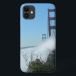 Capa de telefone - Ponte da porta do Ouro no nevoe<br><div class="desc">Imagem das torres da ponte Ouro Gate com neblina rolando na estrada.</div>
