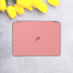 Capa Para iPad Air Blush Blossom Personalizado<br><div class="desc">Eleve seu estilo iPad com nosso gabinete iPad personalizado Blush Bloom, um acessório chic e personalizável projetado para proteger e personalizar seu dispositivo. A delicada fonte de script, que apresenta seu primeiro nome inicial e cheio, é projetada graciosamente em uma matiz cor-de-rosa pincelada, adicionando um toque de sofisticação. Criado com...</div>
