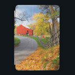 Capa Para iPad Mini Celeiro na queda<br><div class="desc">Uma estrada secundária alinhada com folhagem de outono conduz a um celeiro no distrito de Nottinham, Pensilvânia. Foto submetida por um leitor do país. O compartimento do país comemora a beleza excitante, pessoas de contrato, resistindo valores e estilo de vida espiritual rewarding do campo americano. Nossos leitores entusiásticos contribuem quase...</div>