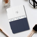Capa Para iPad Mini Coloração aquosa minimalista, monificada, em duas<br><div class="desc">MiniCobrir iPad,  de cor aquosa minimalista,  com duas iniciais,  em azul e branco,  com um padrão de células envolventes de uma ilustração de mexilhão azul escura desenhada por mim</div>