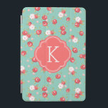 Capa Para iPad Mini Coral e Aqua Chic Vintage Floral Impressão Monogra<br><div class="desc">Design bonitinho e feminino com um padrão de impressão floral vintage moderno,  personalizado com seu nome de monograma personalizado e inicial em um quadro quatrefoil quic. Clique em Personalizar para alterar as fontes e cores do texto do monograma para criar a sua própria design. Dons admiráveis e únicos!</div>