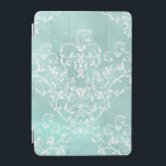 Capa Para iPad Mini Elegante Teal e White Damask<br><div class="desc">Filigre branco úmido e padrão floral em fundo pastel suave.</div>