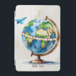 Capa Para iPad Mini Globe de aquarelas e Design de avião de papel<br><div class="desc">Inspire a sua próxima jornada com este globo de aquarela muito detalhado e um avião de papel suavemente flutuante. Apresentando a mensagem eloquente "O mundo está esperando por você", esta design é perfeita para estudantes, viajantes, formandos ou qualquer pessoa que abraça novas aventuras. Ideal para arte de parede, revistas, autocolantes,...</div>