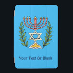 Capa Para iPad Mini Magen Persa David Menorah<br><div class="desc">Esta imagem foi adaptada de um antigo azulejo judeu persa e apresenta uma menorah com um Magen David (Estrela de David) enquadrado por ramos de oliveira. As imperfeições da imagem original pintada à mão foram preservadas. Adicione seu próprio texto.</div>