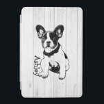 Capa Para iPad Mini Picareta personalizada do filhote de cachorro do<br><div class="desc">Gráfico bonito de uma papoila do buldogue francês contra o design de madeira rústico do fundo com texto customizável/nome/inicial/monograma. Você pode suprimir da imagem de fundo e facilmente adicionar o que cor você gosta: Clique sobre a personalização que ele o button> em superior clica sobre Edit > o menu de...</div>
