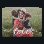 Capa Para iPad Pro Foto Personalizada de Script de Amor Familiar<br><div class="desc">Usando um belo e moderno roteiro para a palavra "Amor",  esta foto de amor familiar pode ser facilmente personalizada com sua própria foto de família favorita neste tablet case. Um cobrir elegante para proteger seu dispositivo e torná-lo pessoal e memorável. Um presente de excelente.</div>