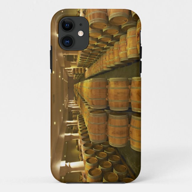 Capa Para iPhone 11 A adega, adega de envelhecimento em barril - Chate (Verso)