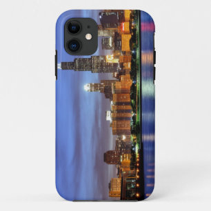 Capa Para iPhone 11 A skyline de Chicago do planetário de Adler