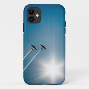 Capa Para iPhone 11 Aviões voando no céu azul com o sol.