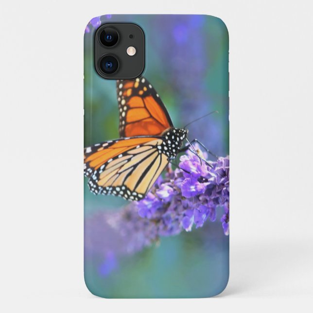 Capa Para iPhone 11 Borboleta Monarca na Flor Lilás Roxo (Verso)