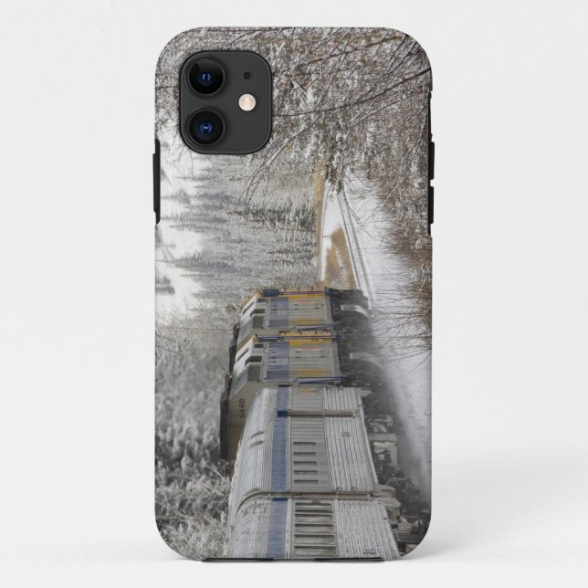 Capa Para iPhone 11 Canadá, Alberta. Trem de neve da VIA Rail entre (Verso)