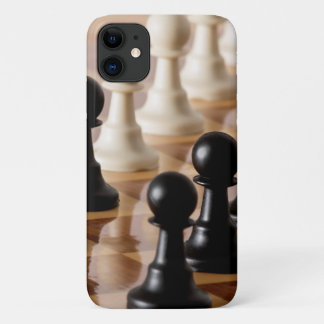 Capa Para iPhone 11 Canhões no Conselho de xadrez