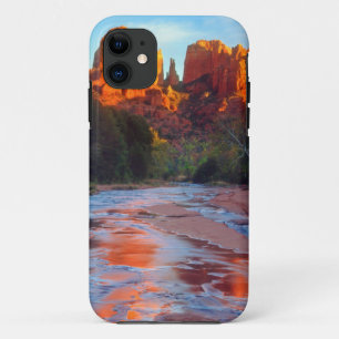 Capa Para iPhone 11 Cathedral Rock refletida no Oak Creek ao pôr do so