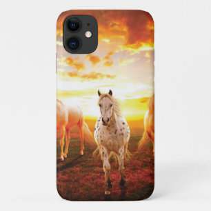 Capa Para iPhone 11 Cavalos no travesseiro decorativo do pôr do sol