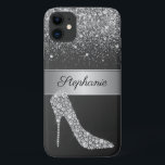 Capa Para iPhone 11 Chic Silver Glitter Diamond Alto Heat Nome do Calç<br><div class="desc">Proteja o seu telefone com estilo com esta capa de telefone de brilho e brilho. Este elegante modelo de design apresenta um calçado de salto alto feito de diamantes brancos em um fundo preto. Acima está uma faixa de textura metálica prateada com seu nome para personalizar acentuado por uma aspersão...</div>