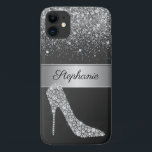 Capa Para iPhone 11 Chic Silver Glitter Diamond Alto Heat Nome do Calç<br><div class="desc">Proteja o seu telefone com estilo com esta capa de telefone de brilho e brilho. Este elegante modelo de design apresenta um calçado de salto alto feito de diamantes brancos em um fundo preto. Acima está uma faixa de textura metálica prateada com seu nome para personalizar acentuado por uma aspersão...</div>